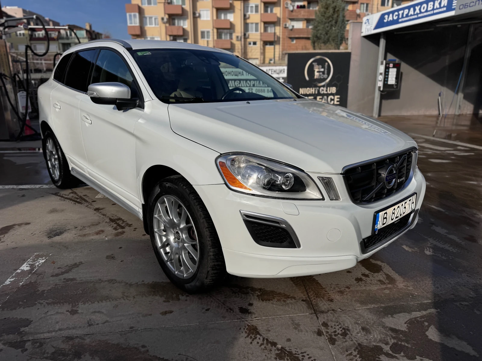 Volvo XC60 R-DESING, снимка 1