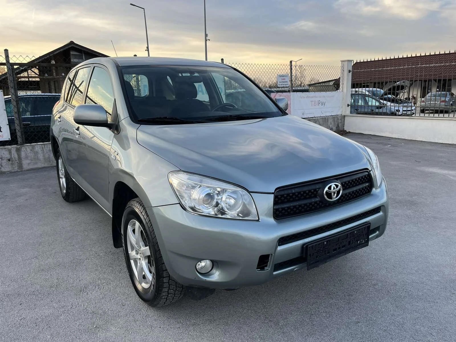 Toyota Rav4 2.2 D4D 136к 6 СКОРОСТИ 4Х4 КЛИМАТРОНИК - изображение 3