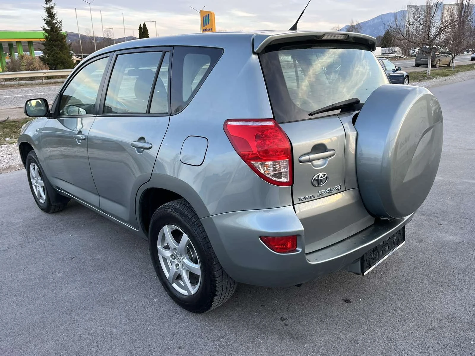 Toyota Rav4 2.2 D4D 136к 6 СКОРОСТИ 4Х4 КЛИМАТРОНИК - изображение 5