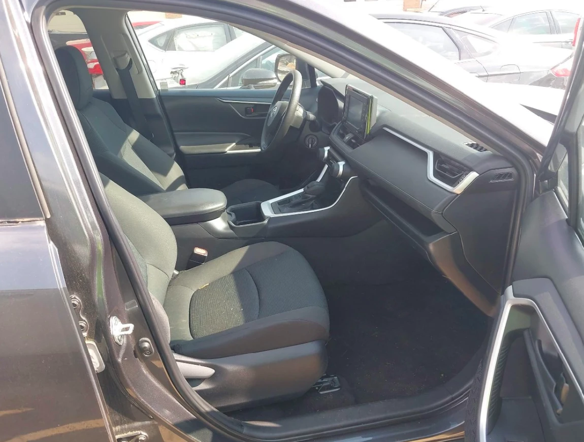 Toyota Rav4 LE/2.5 - изображение 9