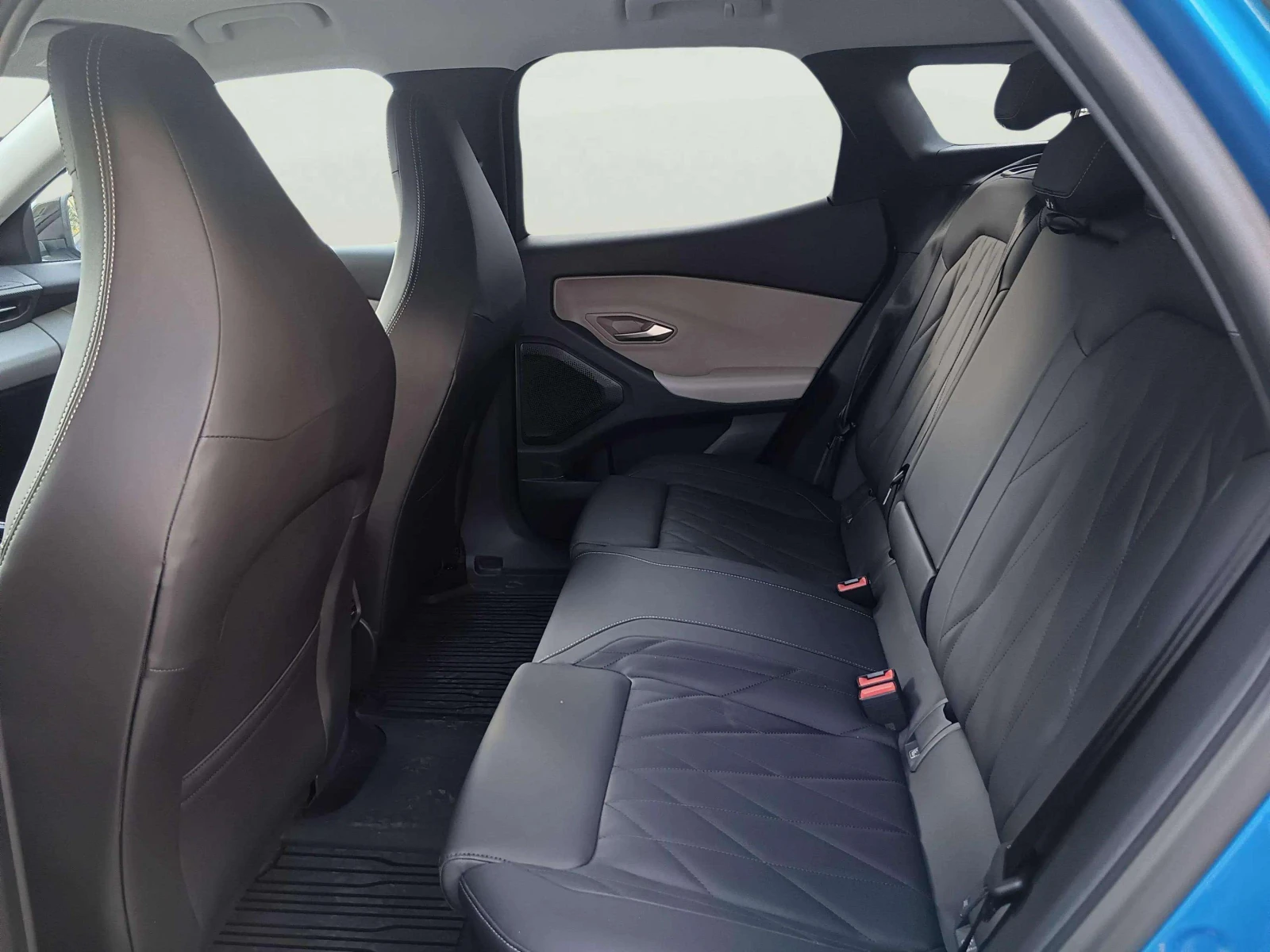 Ford Explorer BEV 77 kWh - изображение 10