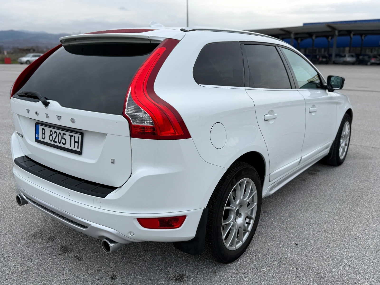 Volvo XC60 R-DESING - изображение 4