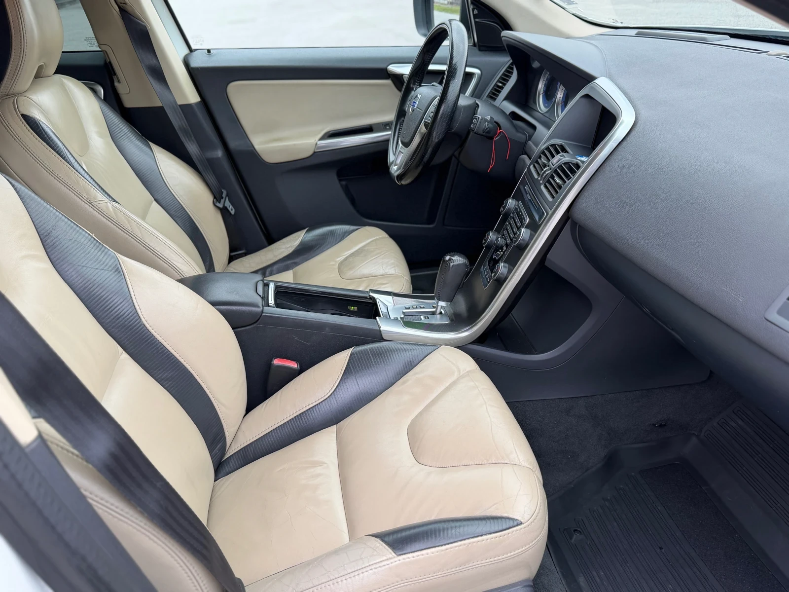 Volvo XC60 R-DESING - изображение 10