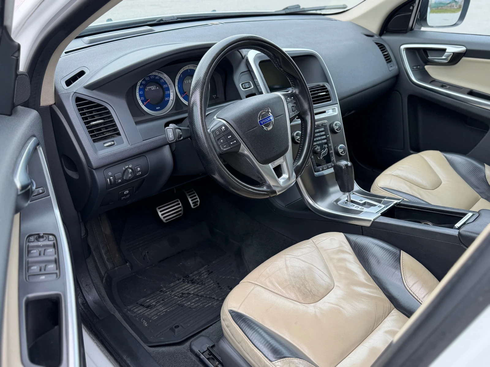 Volvo XC60 R-DESING - изображение 8