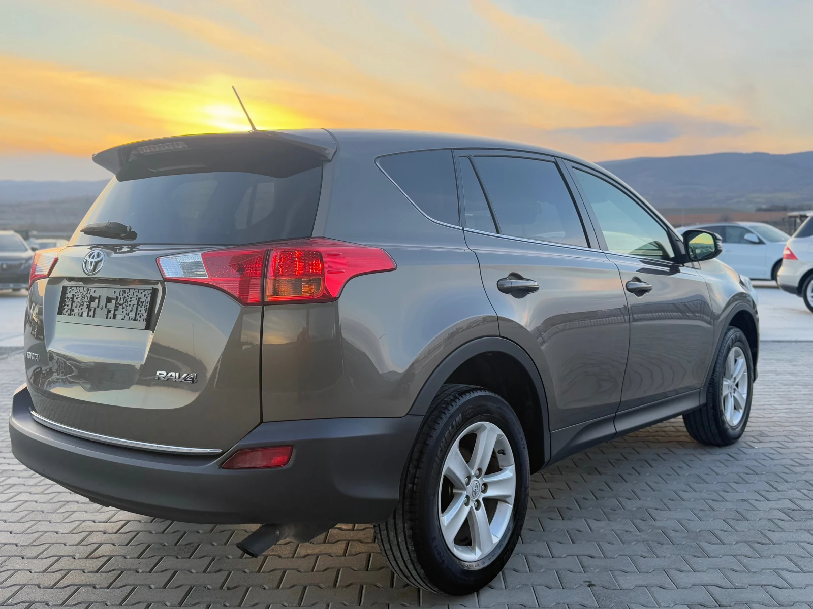 Toyota Rav4 2.2d4d Собствен лизинг !!! - изображение 5