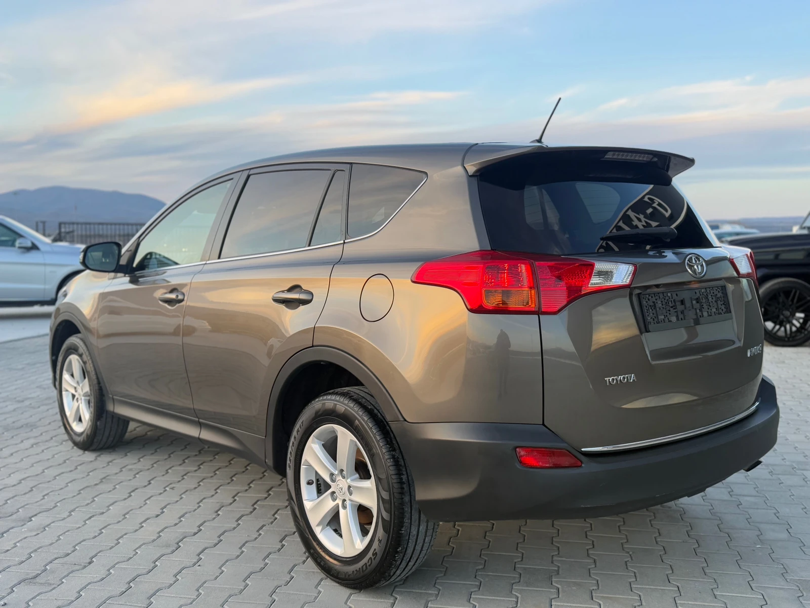 Toyota Rav4 2.2d4d Собствен лизинг !!! - изображение 7