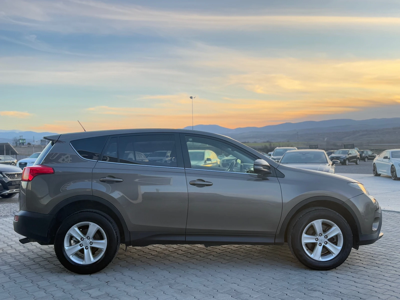 Toyota Rav4 2.2d4d Собствен лизинг !!! - изображение 4