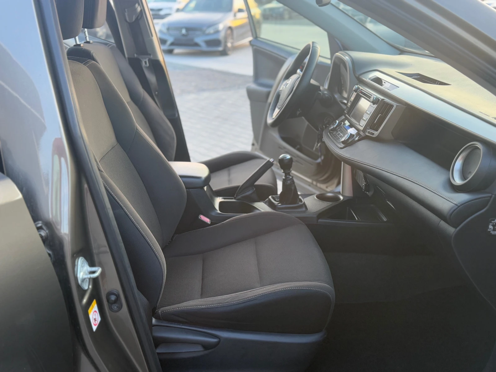 Toyota Rav4 2.2d4d Собствен лизинг !!! - изображение 10