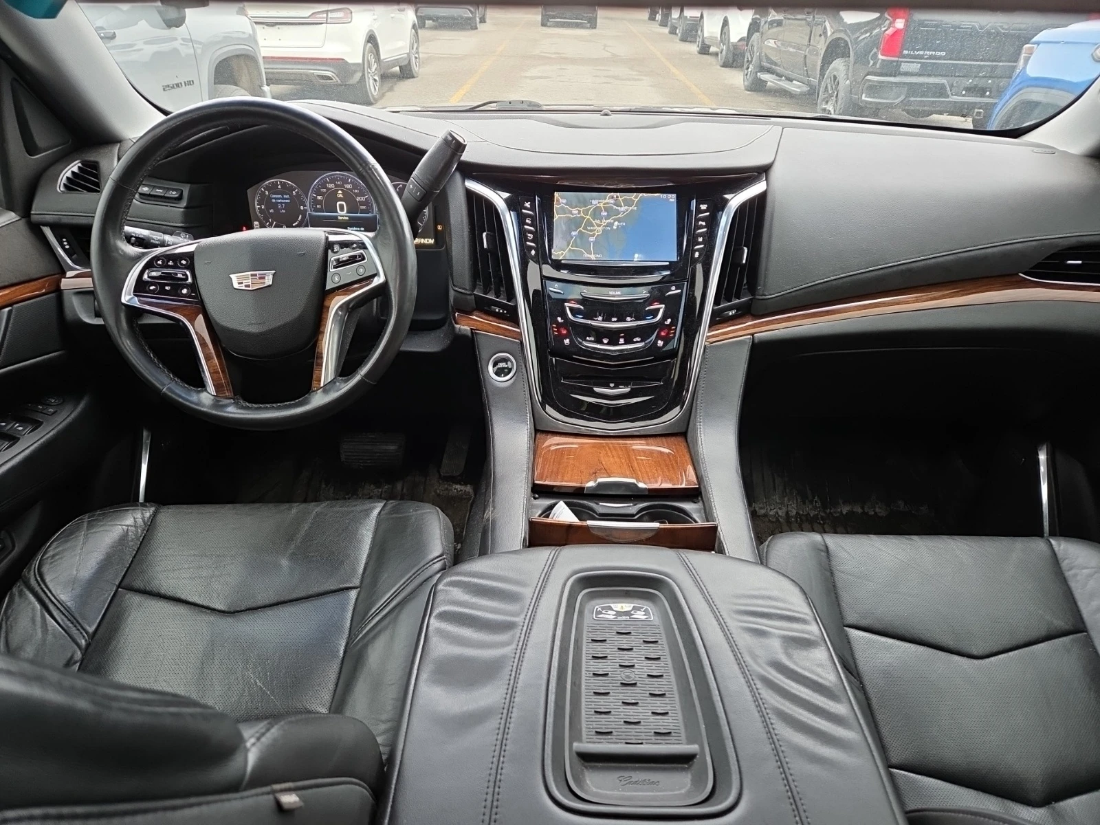 Cadillac Escalade PREMIUM * * CARFAX * * АВТО КРЕДИТ * * , снимка 7 - Автомобили и джипове - 54513031