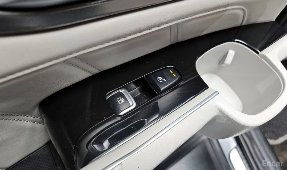 Kia Sorento 1.6 HYBRID / GRAVITY / 360 КАМЕРИ / ОБДУХ / , снимка 16 - Автомобили и джипове - 54719996