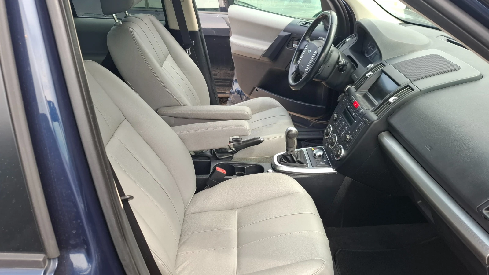 Land Rover Freelander 2.2TD4/КОЖА, ФЕЙСЛИФТ , снимка 14 - Автомобили и джипове - 54890858