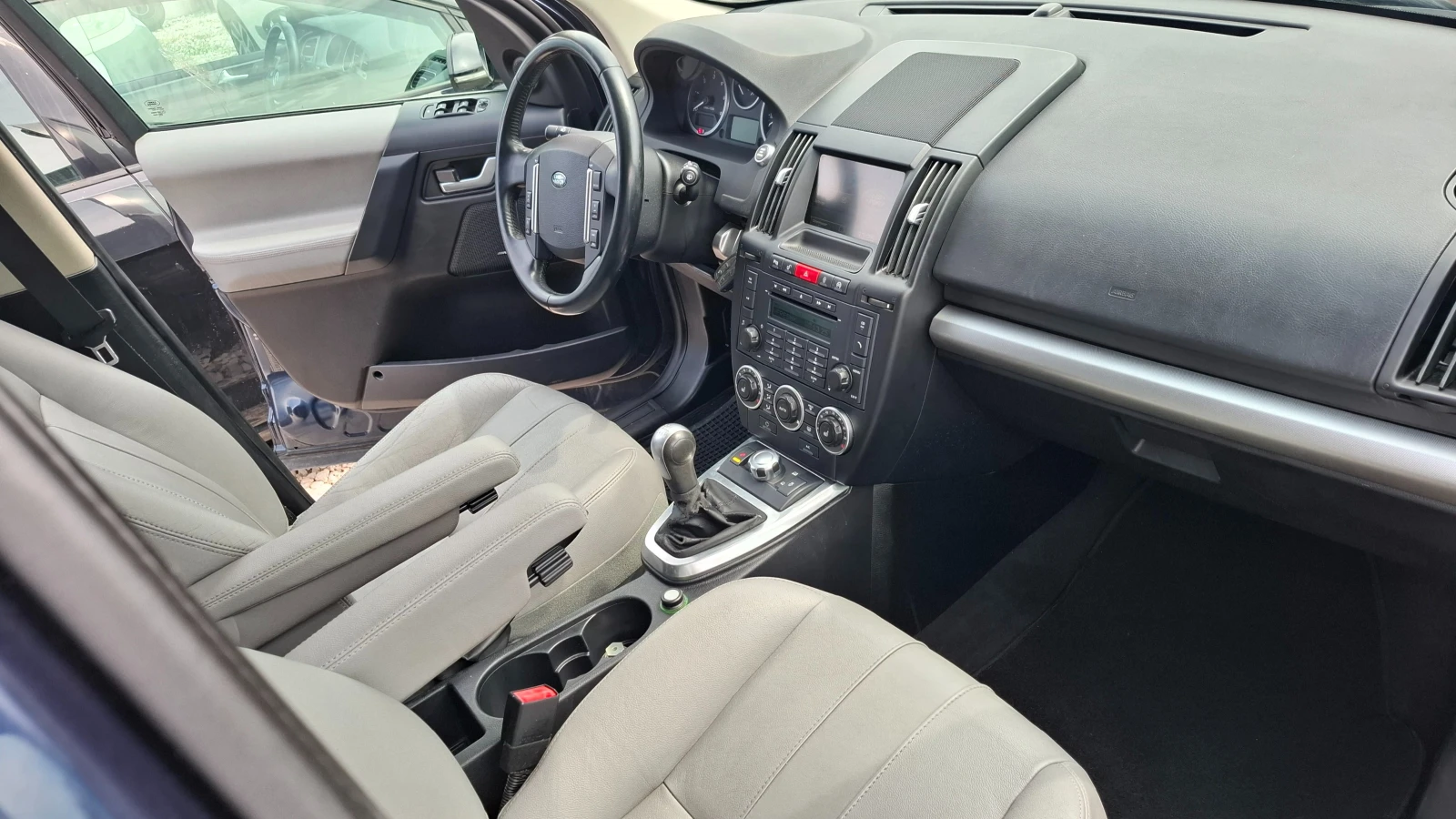 Land Rover Freelander 2.2TD4/КОЖА, ФЕЙСЛИФТ , снимка 15 - Автомобили и джипове - 54890858