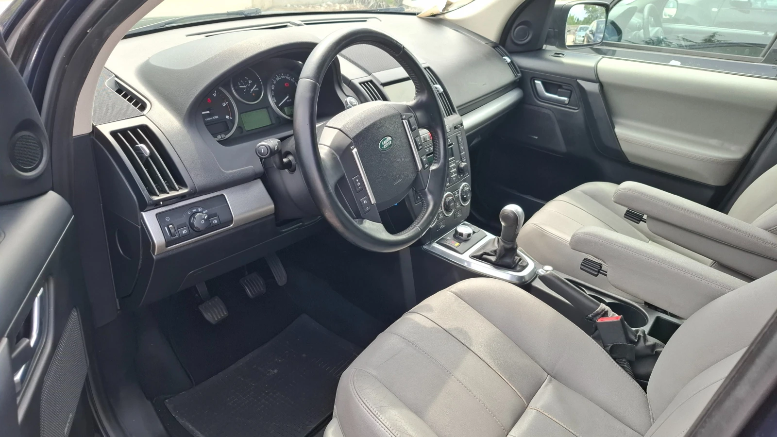 Land Rover Freelander 2.2TD4/КОЖА, ФЕЙСЛИФТ , снимка 8 - Автомобили и джипове - 54890858