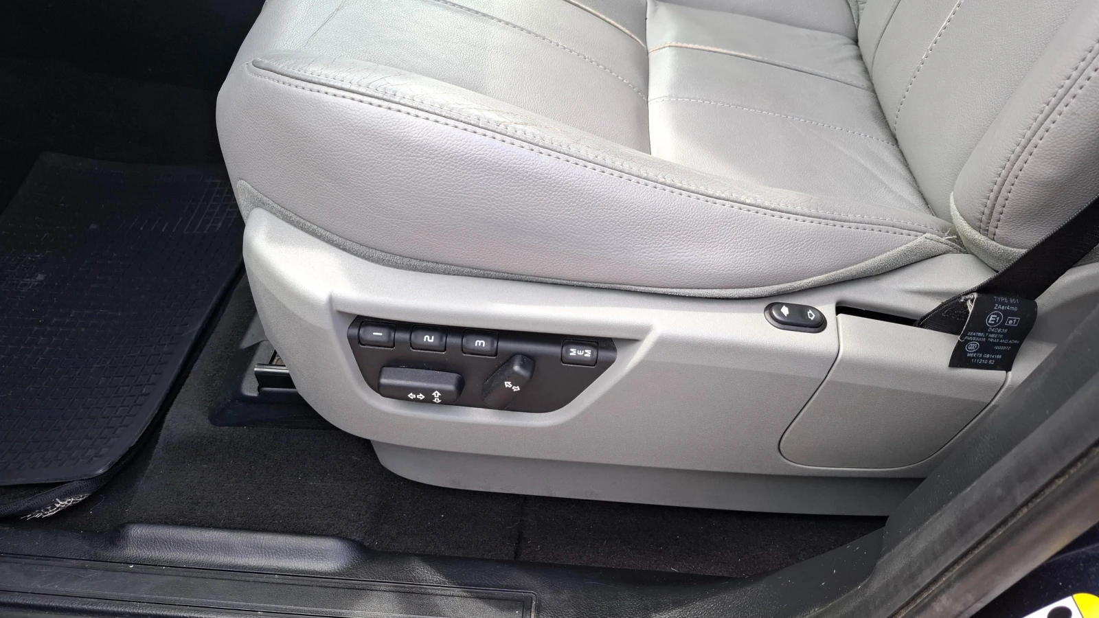 Land Rover Freelander 2.2TD4/КОЖА, ФЕЙСЛИФТ , снимка 10 - Автомобили и джипове - 54890858