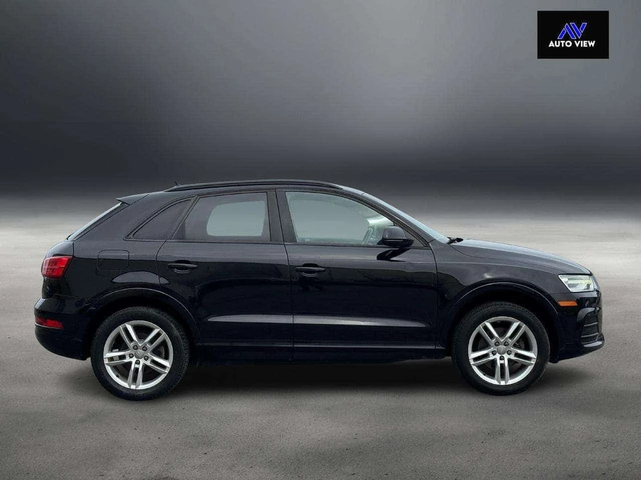 Audi Q3 * Quattro Komfort * * ALL WHEEL DRIVE* * * CARFAX , снимка 4 - Автомобили и джипове - 54916132