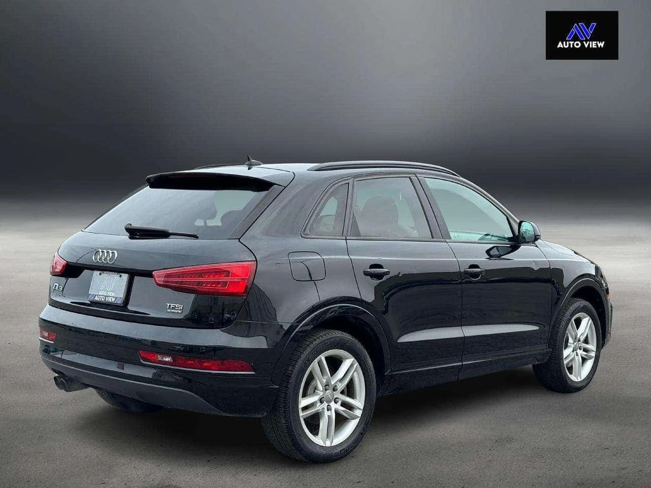 Audi Q3 * Quattro Komfort * * ALL WHEEL DRIVE* * * CARFAX , снимка 5 - Автомобили и джипове - 54916132