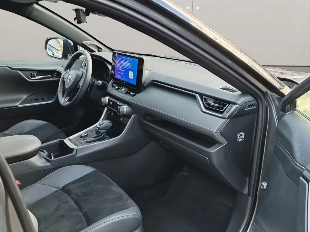Toyota Rav4 Plug-in-Hybrid GR SPORT 15 J. Garantie, снимка 13 - Автомобили и джипове - 55276811