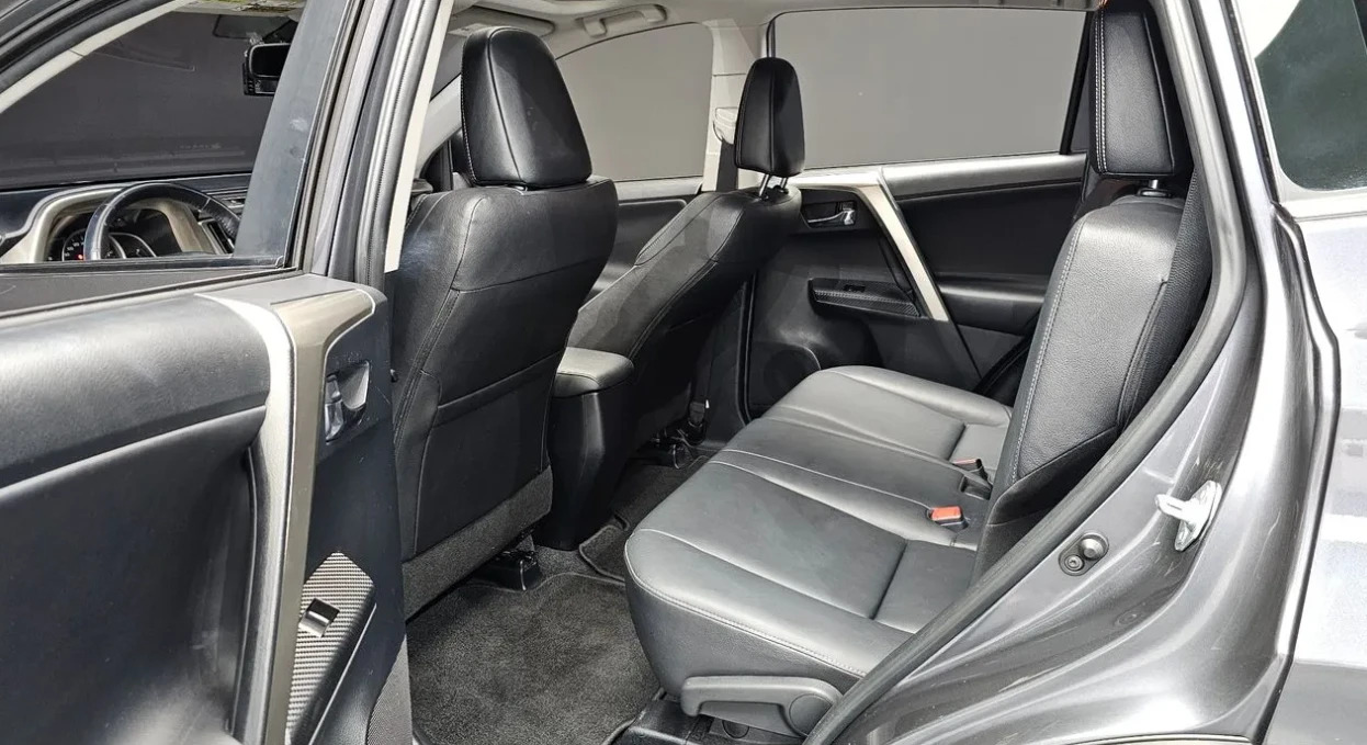 Toyota Rav4 2.5 Бензин 4х4, снимка 12 - Автомобили и джипове - 55279565
