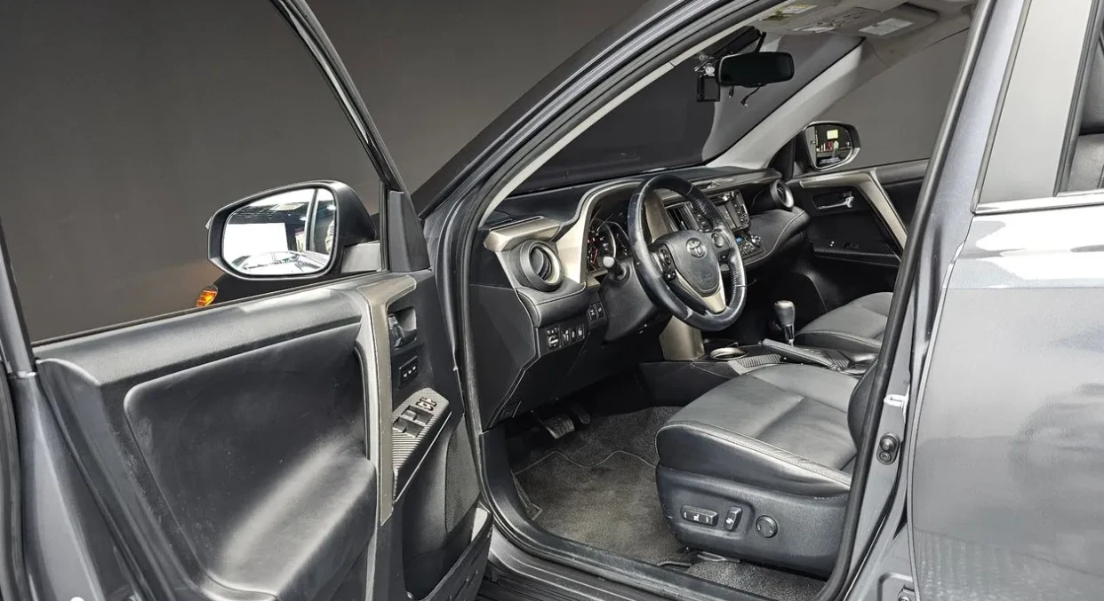 Toyota Rav4 2.5 Бензин 4х4, снимка 11 - Автомобили и джипове - 55279565