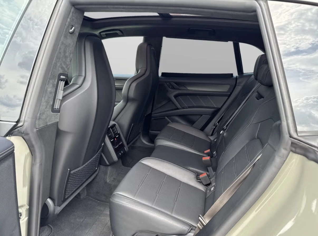 Porsche Cayenne Turbo Electric, снимка 10 - Автомобили и джипове - 55377583