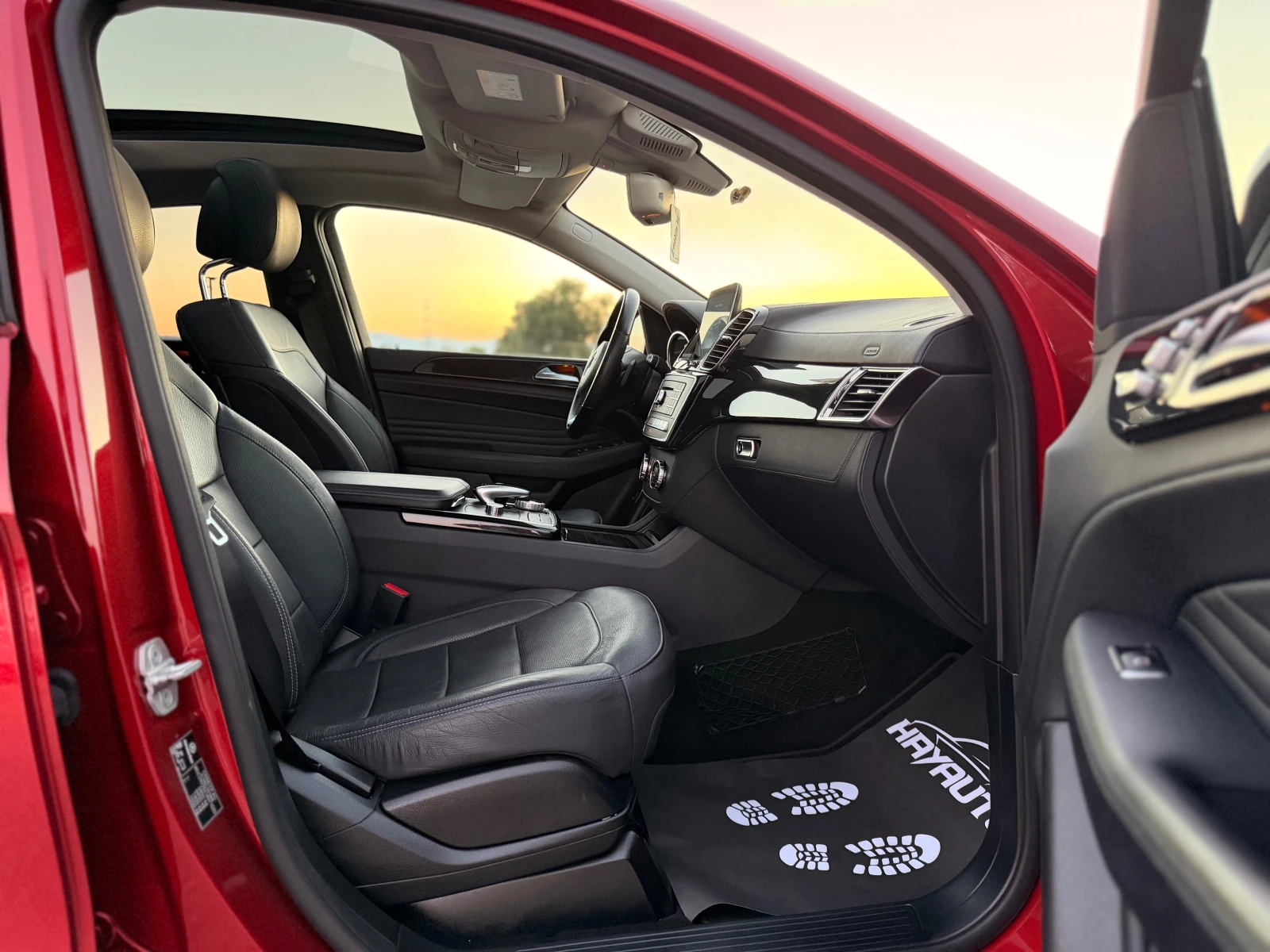 Mercedes-Benz GLE 400 COUPE= 4-MATIC= AMG= DISTRONIC= KEYLES GO= PANO, снимка 11 - Автомобили и джипове - 55480474