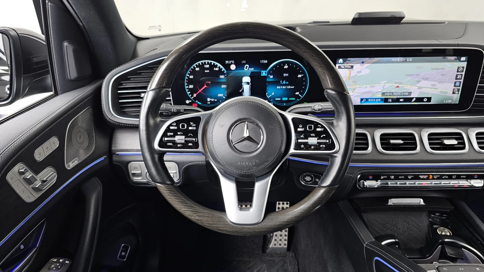 Mercedes-Benz GLS580, снимка 11 - Автомобили и джипове - 55498353