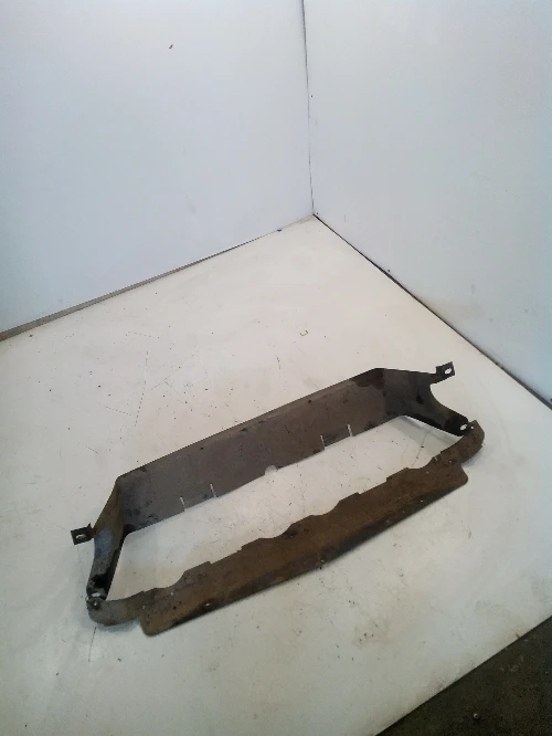 Лайсна под радиатор за Гранд Чероки