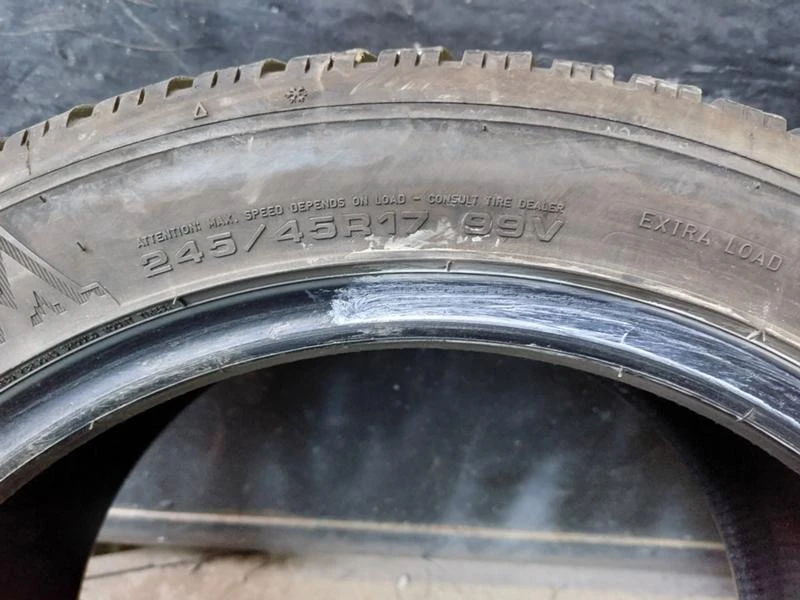 Гуми Зимни 245/45R17, снимка 7 - Гуми и джанти - 35773388