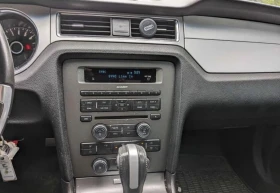 Ford Mustang 3.7 V6 * Подгрев * Автоматик * Камера * Carfax * , снимка 7