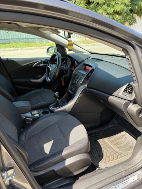 Opel Astra J Sport Tourer, снимка 10
