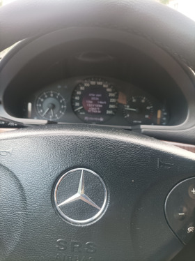 Mercedes-Benz E 200, снимка 5