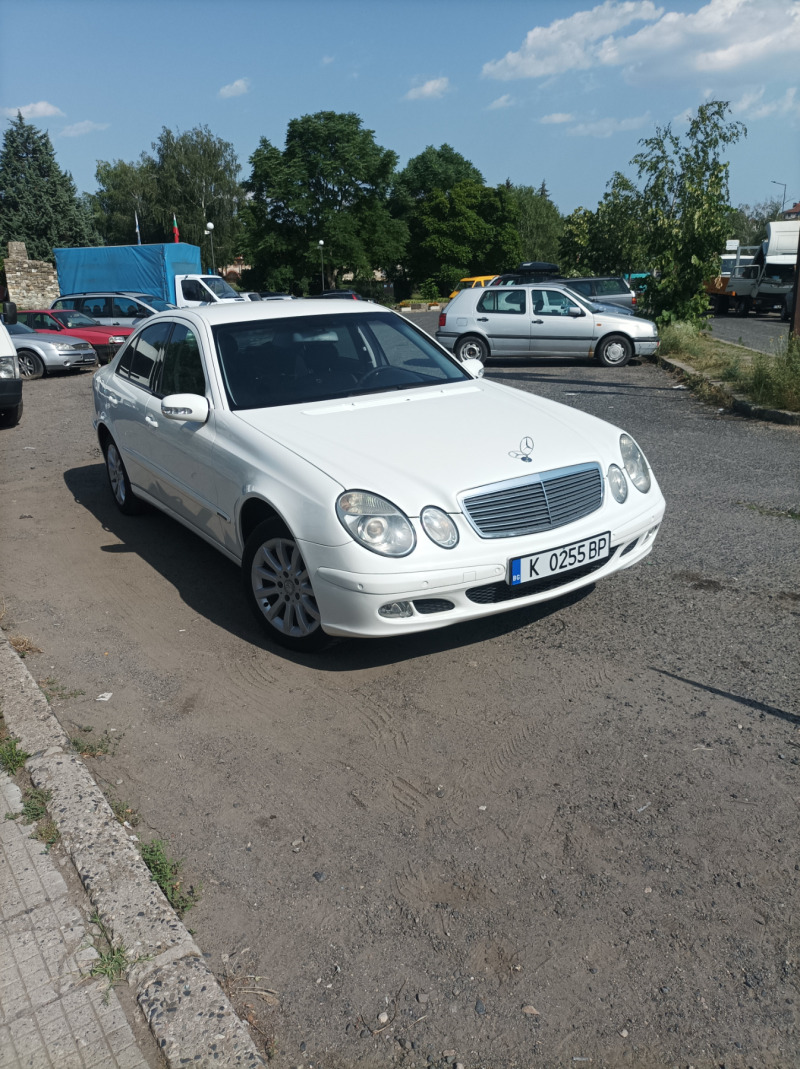 Mercedes-Benz E 200, снимка 4 - Автомобили и джипове - 45271306