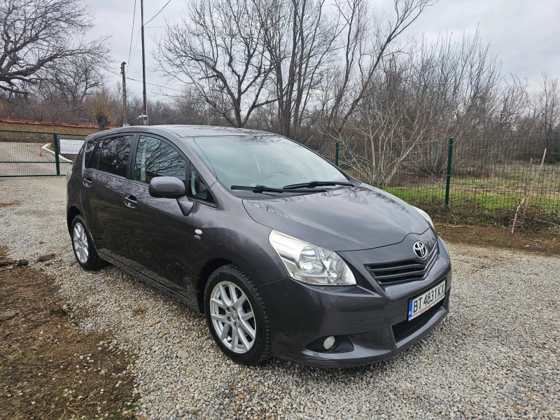 Toyota Verso като нова Verso , снимка 1 - Автомобили и джипове - 48842708