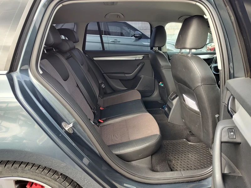Skoda Octavia 1.6TDI, снимка 10 - Автомобили и джипове - 52129984