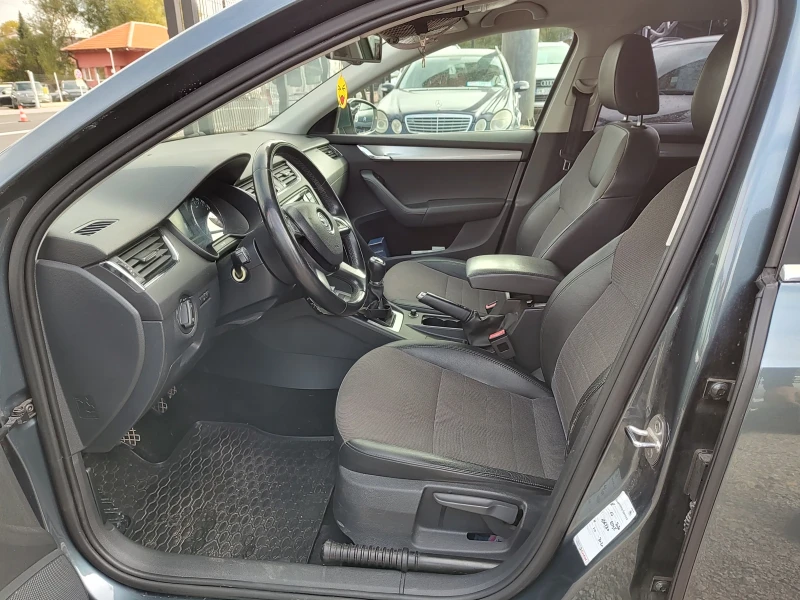 Skoda Octavia 1.6TDI, снимка 8 - Автомобили и джипове - 52129984