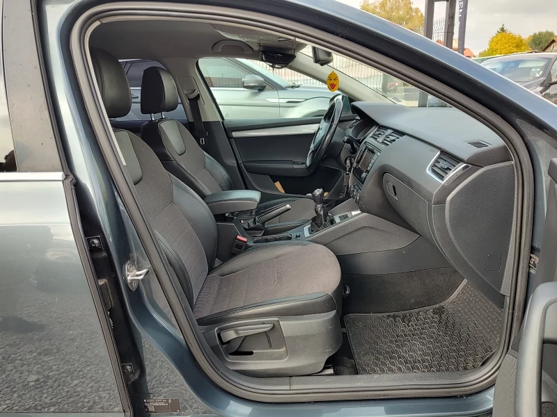 Skoda Octavia 1.6TDI, снимка 11 - Автомобили и джипове - 52129984