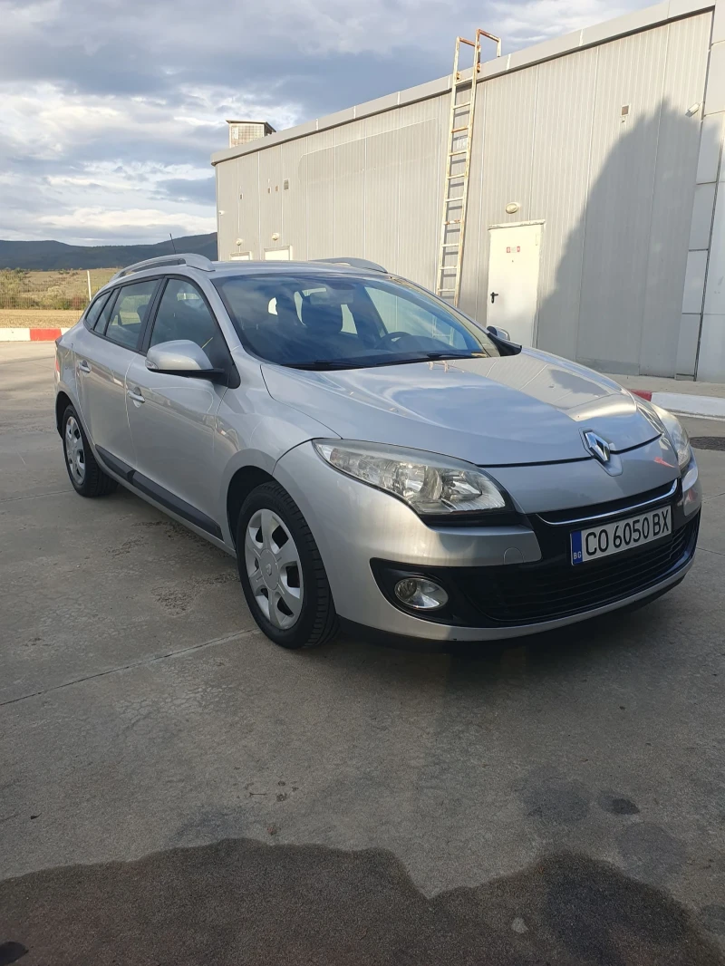 Renault Megane 1.5 DCI, снимка 2 - Автомобили и джипове - 52145183