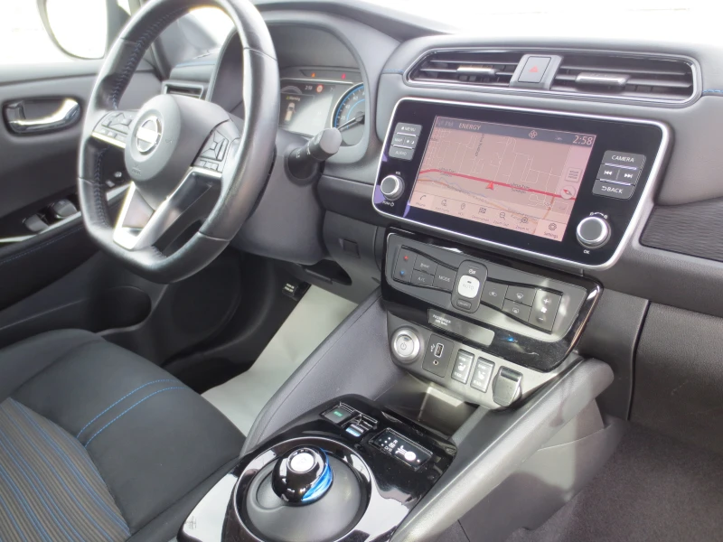 Nissan Leaf , снимка 15 - Автомобили и джипове - 53536607