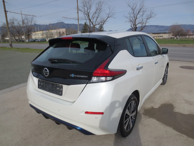 Nissan Leaf , снимка 5 - Автомобили и джипове - 53536607
