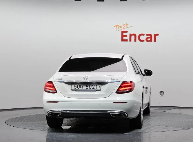 Mercedes-Benz E 200 Avantgarde - изображение 4