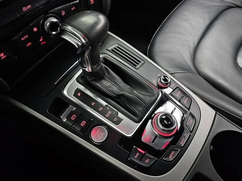 Audi A4 2.0 TDI, снимка 9 - Автомобили и джипове - 54144448