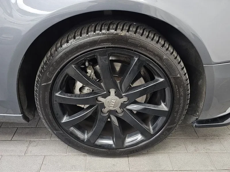 Audi A4 2.0 TDI, снимка 5 - Автомобили и джипове - 54144448