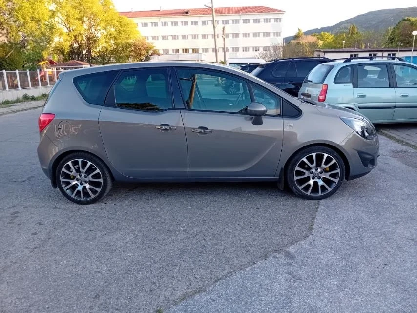 Opel Meriva 1.4i Cosmo Xenon  - изображение 4