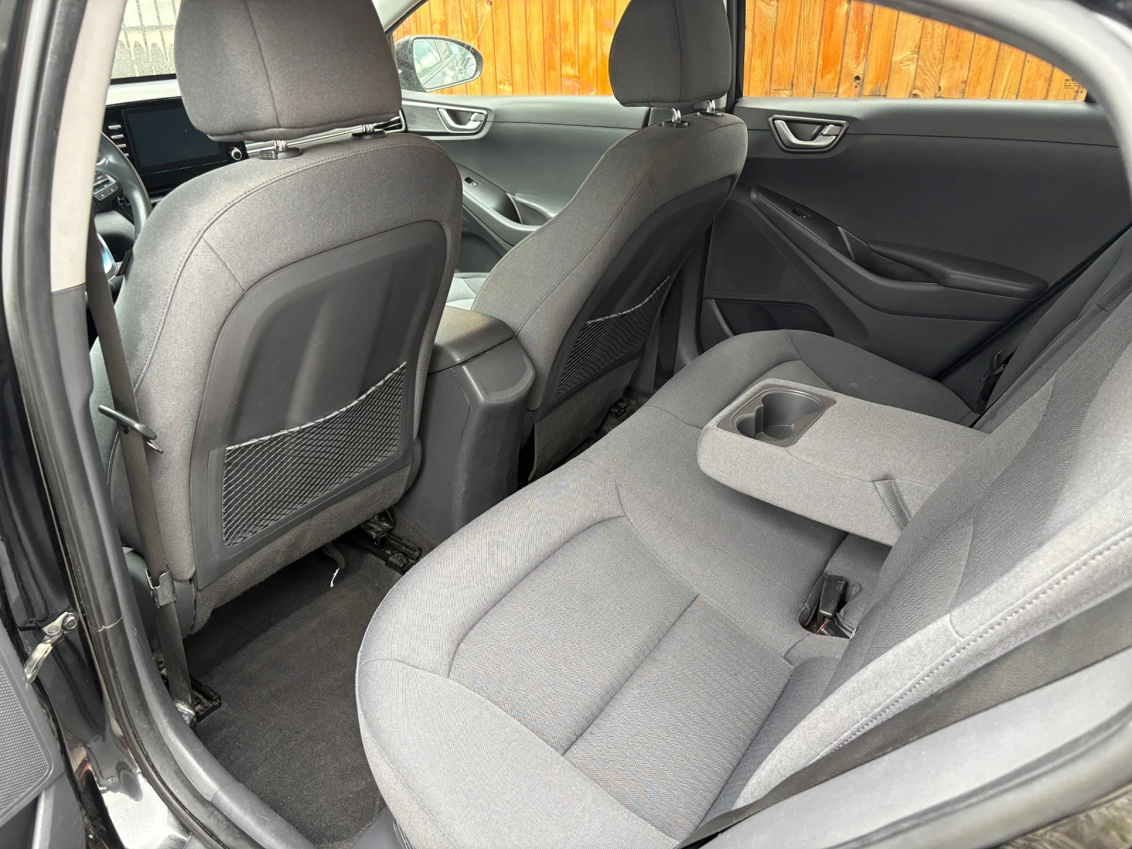 Hyundai Ioniq 1.6i Blue-Drive/ hybrid  - изображение 10
