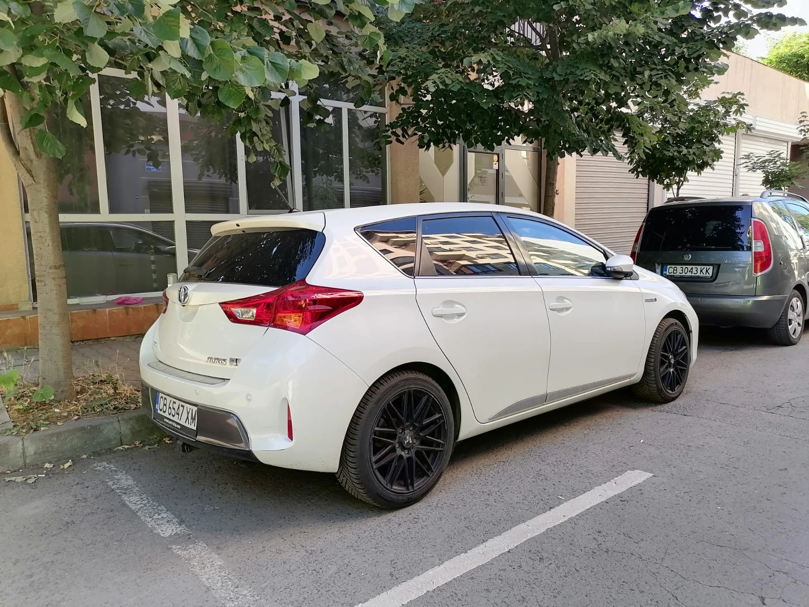 Toyota Auris 1.8 HYBRID Panorama - изображение 4
