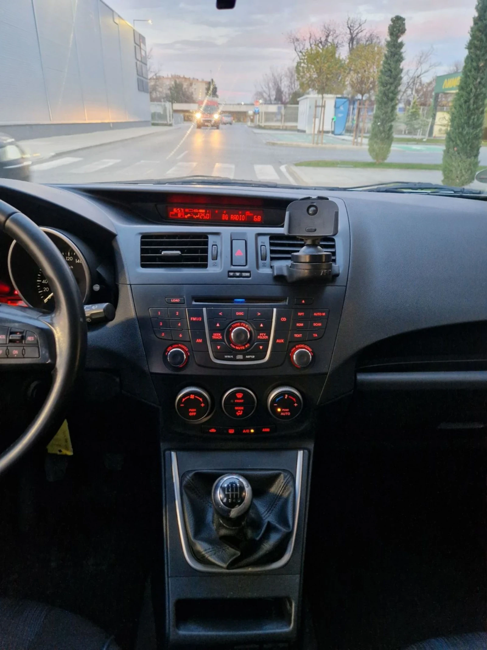 Mazda 5 1.6  / 7   | Mobile.bg   14