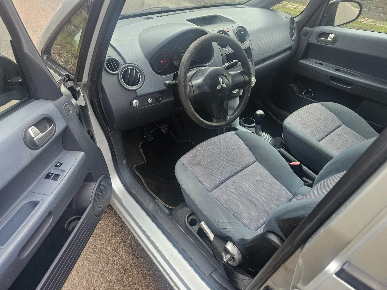 Mitsubishi Colt Газ инжекцион - изображение 10