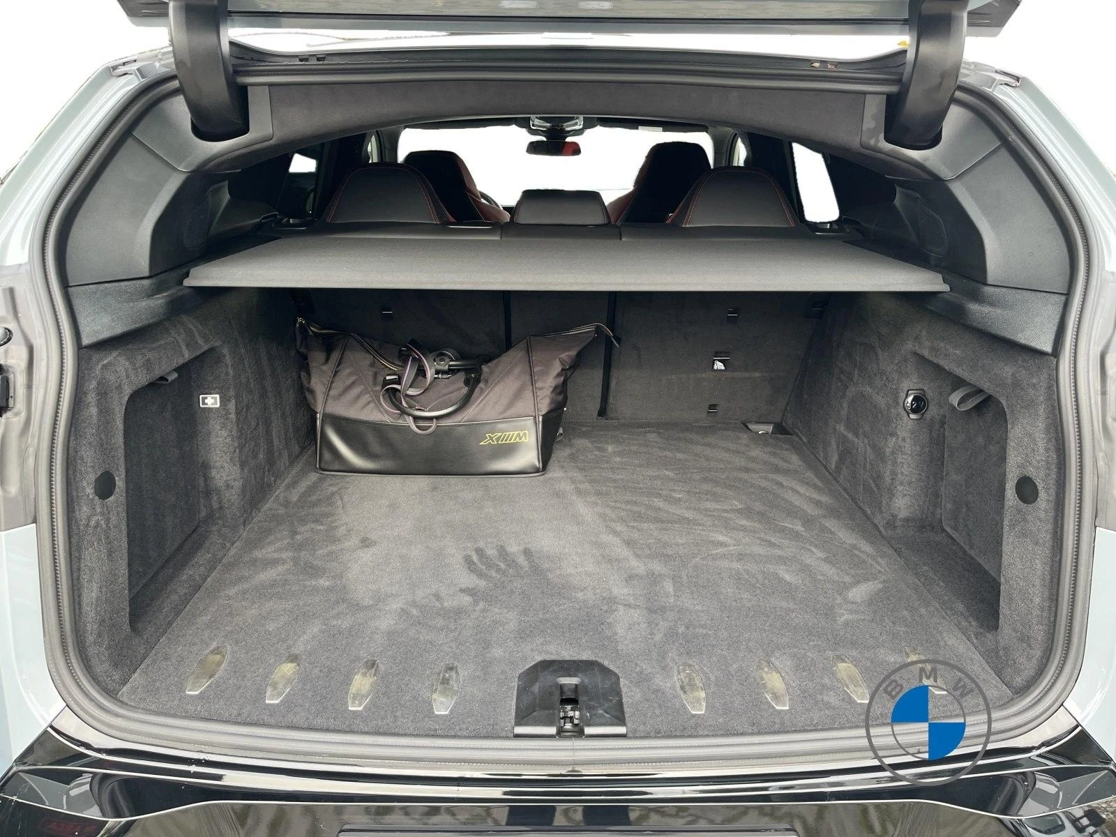 BMW XM LABEL/748 HP/PLUG-IN/CARBON/H&K/ICONIC GLOW/, снимка 16 - Автомобили и джипове - 53811114