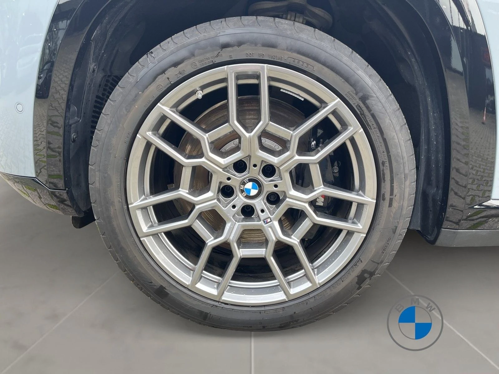 BMW XM LABEL/748 HP/PLUG-IN/CARBON/H&K/ICONIC GLOW/, снимка 3 - Автомобили и джипове - 53811114