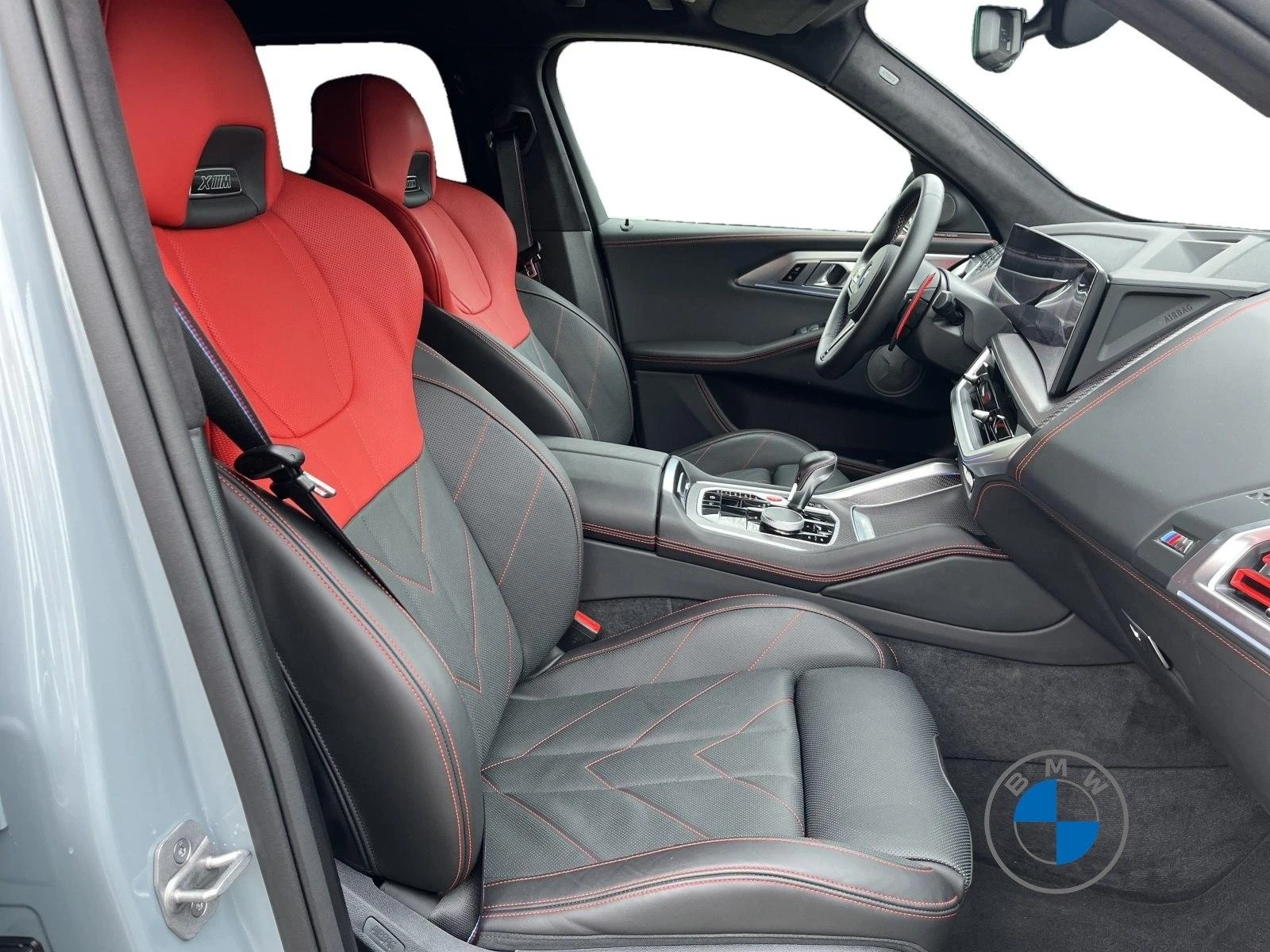 BMW XM LABEL/748 HP/PLUG-IN/CARBON/H&K/ICONIC GLOW/, снимка 14 - Автомобили и джипове - 53811114